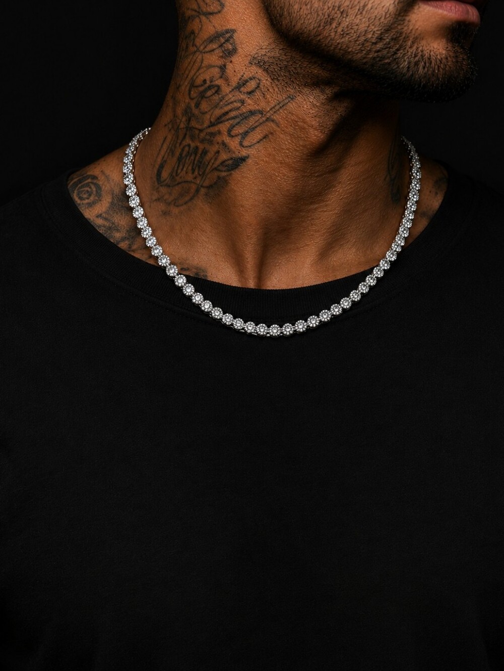 Simulated Diamond Cluster Tennis Chain